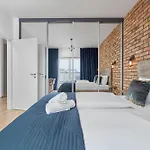 Beautiful With Spacious Balcony By Renters * 브로츠와프