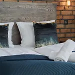 아파트 Beautiful With Spacious Balcony By Renters 브로츠와프