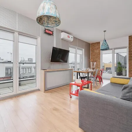 Beautiful With Spacious Balcony By Renters * 브로츠와프