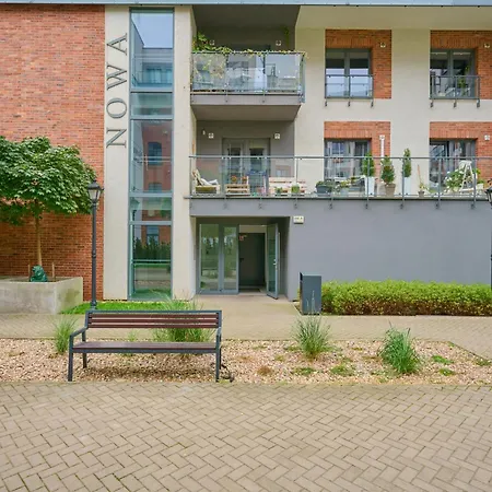 Beautiful With Spacious Balcony By Renters 아파트 브로츠와프