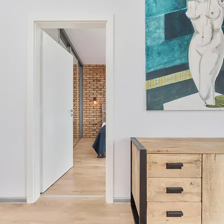 Beautiful With Spacious Balcony By Renters Wrocław