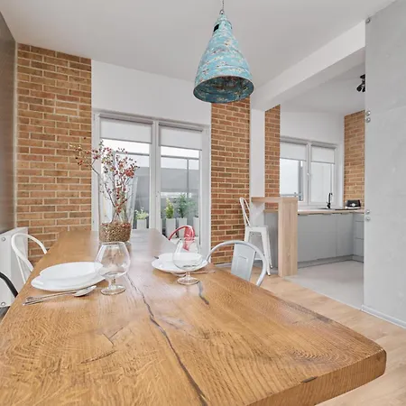 Apartment Beautiful With Spacious Balcony By Renters Wroclaw