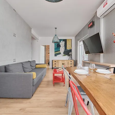 Apartament Beautiful With Spacious Balcony By Renters