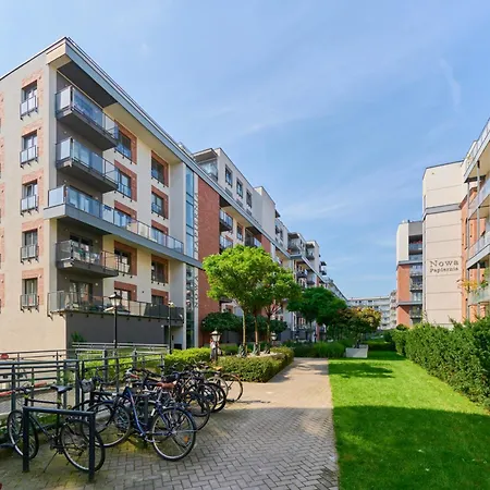 Beautiful With Spacious Balcony By Renters 아파트 브로츠와프
