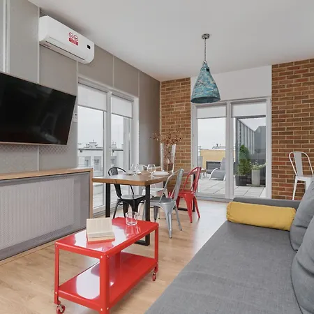 Beautiful With Spacious Balcony By Renters Apartment Wroclaw