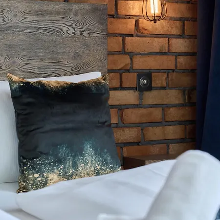 Beautiful With Spacious Balcony By Renters Appartamento Breslavia