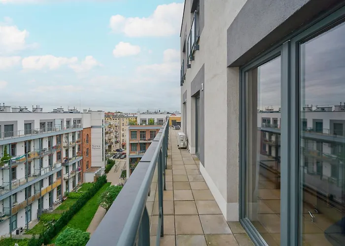 Beautiful With Spacious Balcony By Renters Appartement