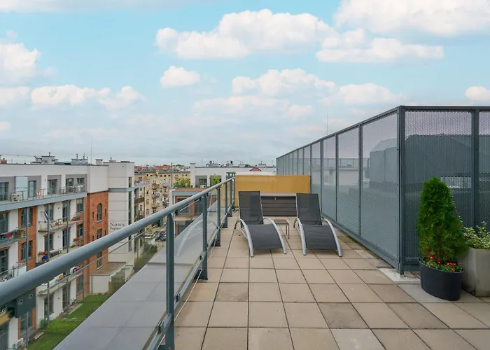 Beautiful With Spacious Balcony By Renters Wrocław