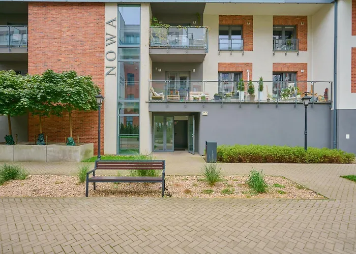 Beautiful With Spacious Balcony By Renters Appartement Wrocław