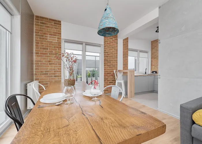 Appartement Beautiful With Spacious Balcony By Renters Wrocław