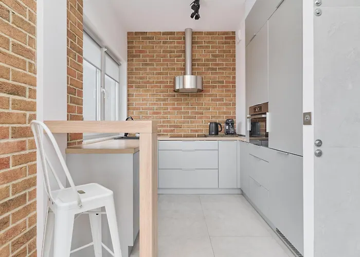 Beautiful With Spacious Balcony By Renters Appartement Wrocław